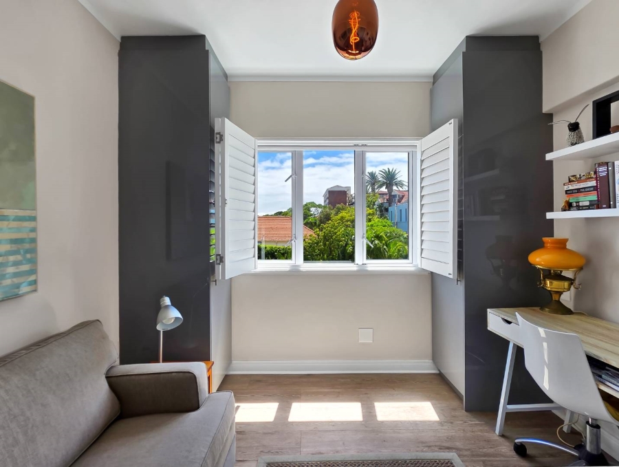 2 Bedroom Property for Sale in Sea Point Western Cape